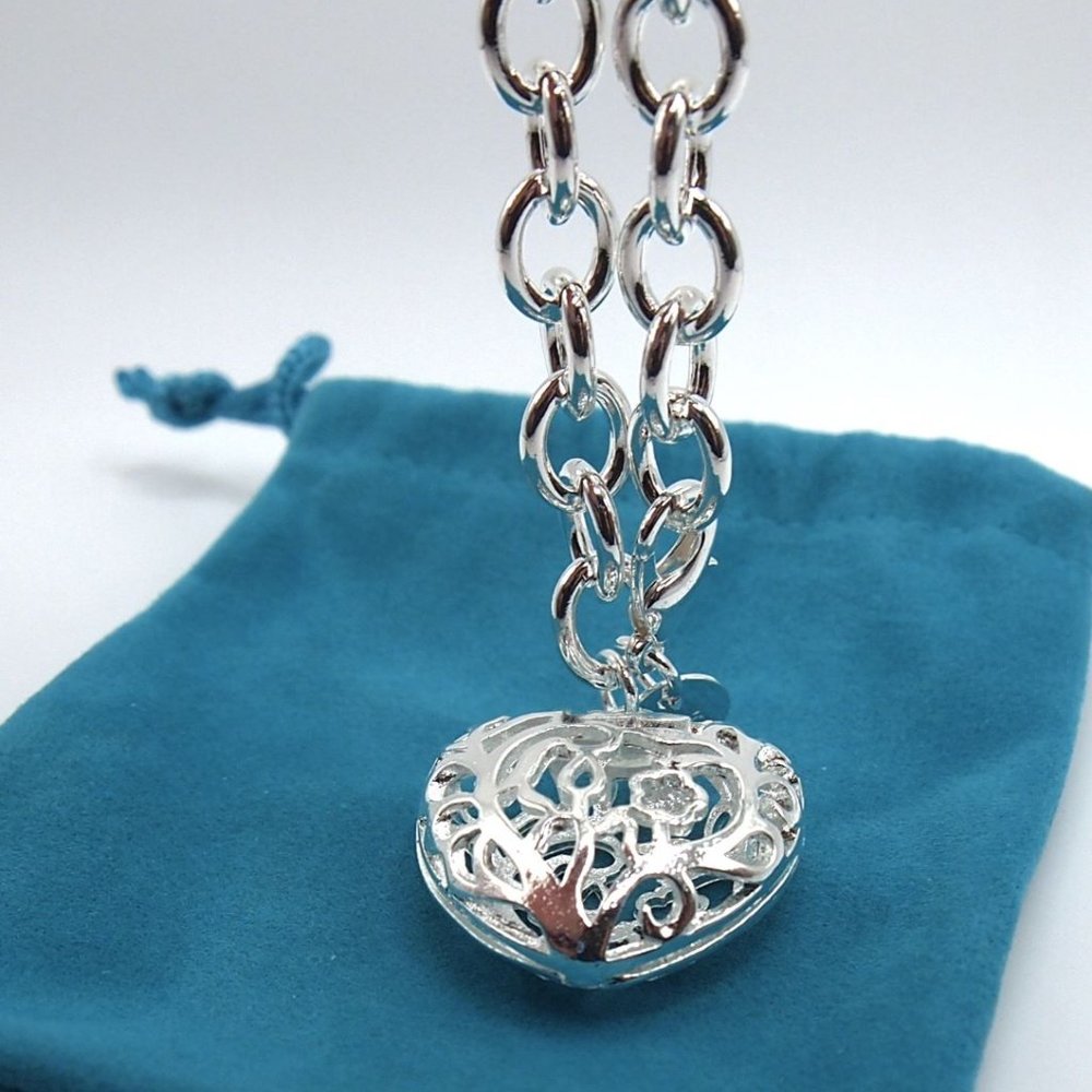 Beautiful Carved Heart Pendant Bracelet Stamped .925 Solid Sterling Silver - Picture 7 of 11